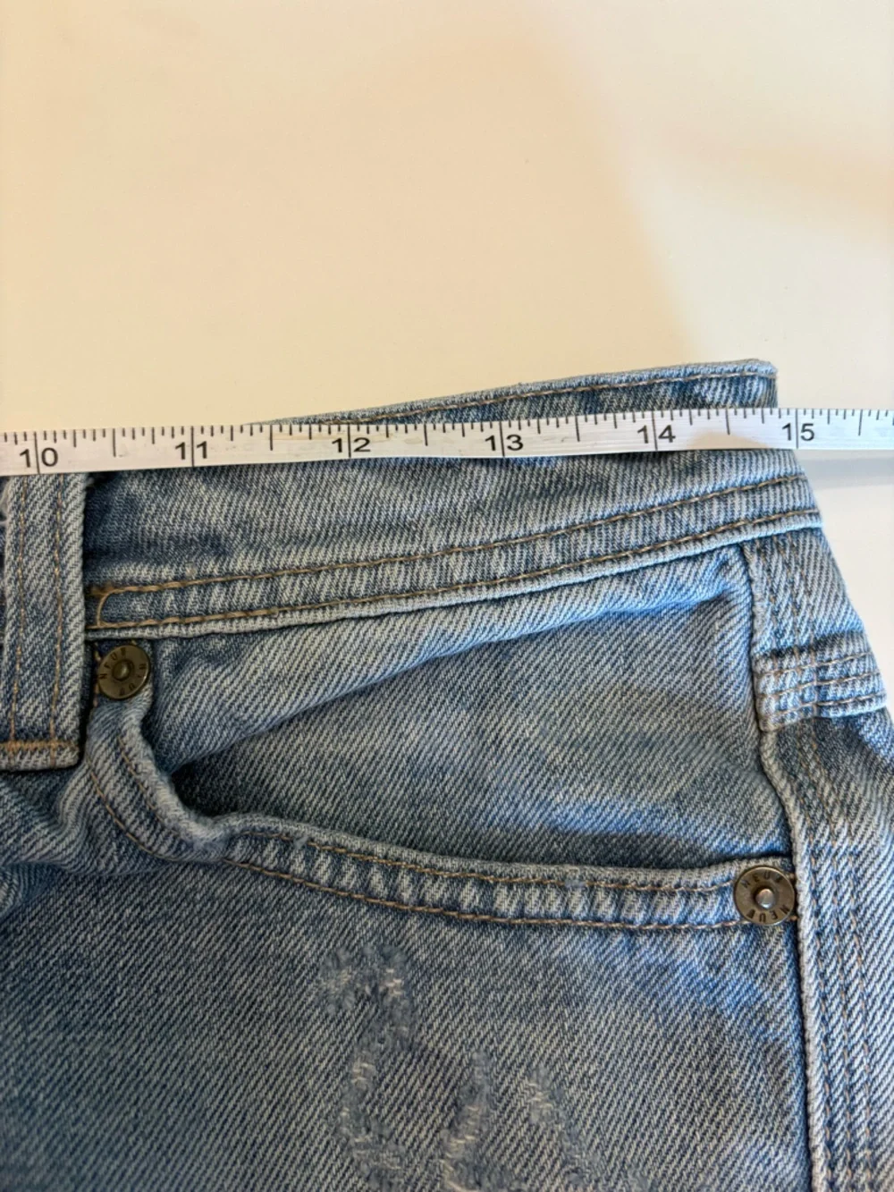 NEUW distressed denim short shorts size‎ 25
